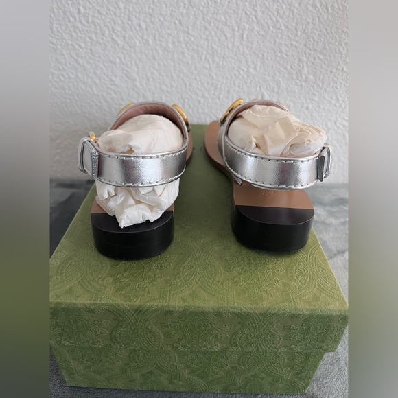 BRAND NEW Gucci Women’s Thong Leather Nappa Silk Argento Sandal Size 35 (US 5) main image 2